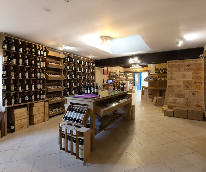 Cave du Marché en plein coeur de Saint-Émilion